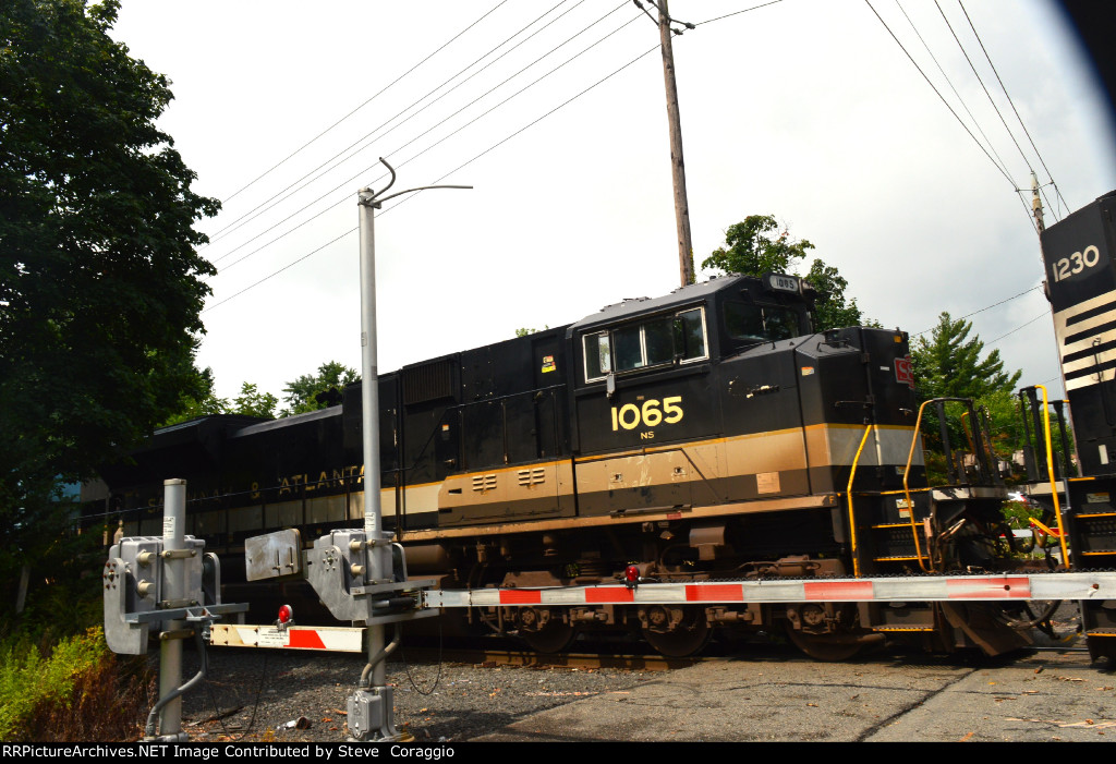 NS 1065 Nose cab partial long hood shot. 